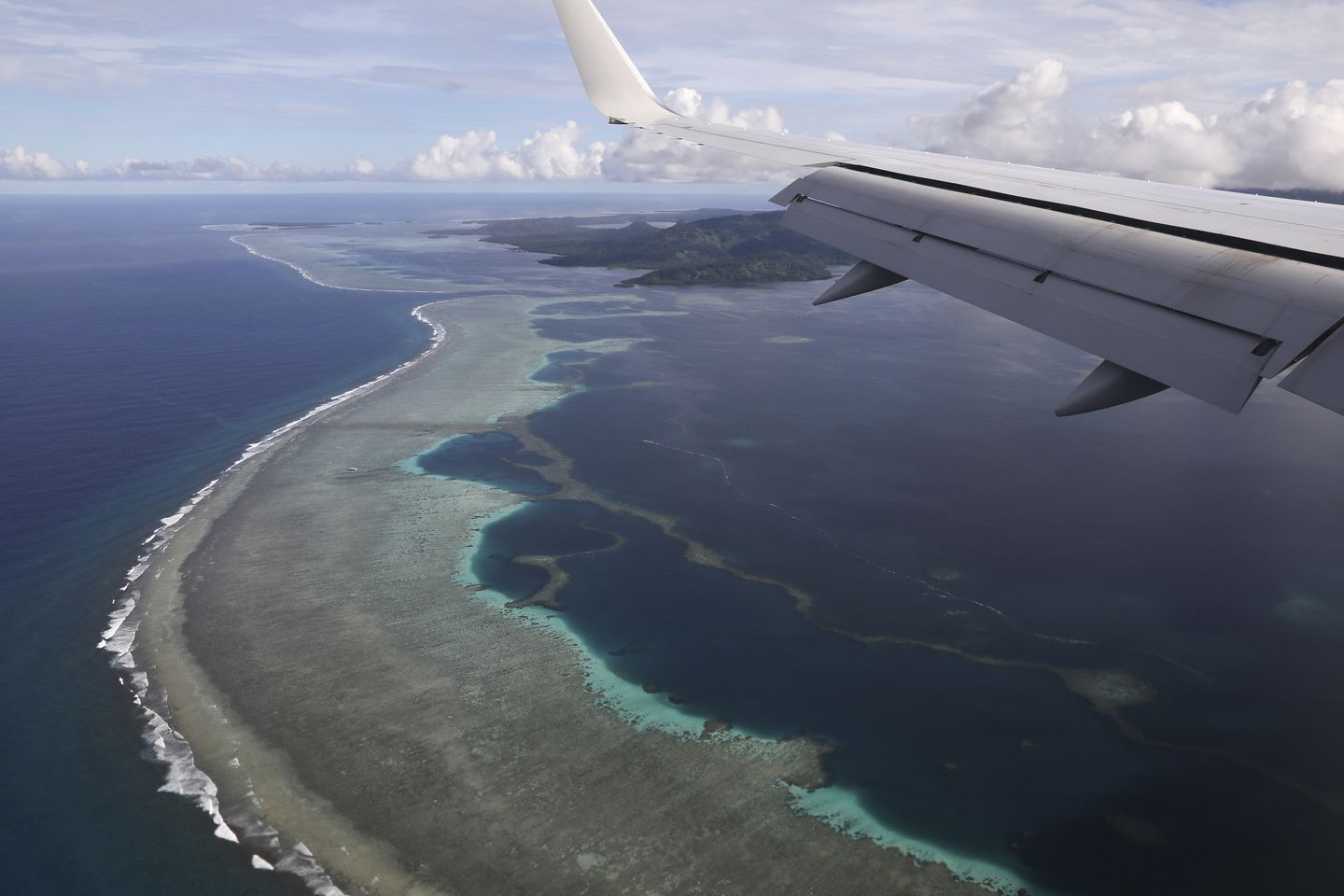 Mikronezya, bir haftada 2.000'den fazla yeni vakayla ilk COVID-19 salgınıyla sarsıldı