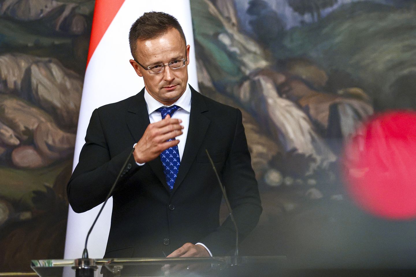 Macaristan Dışişleri Bakanı, Rusya'nın Ukrayna'yı işgalini sona erdirmek için müzakereler için bastırıyor