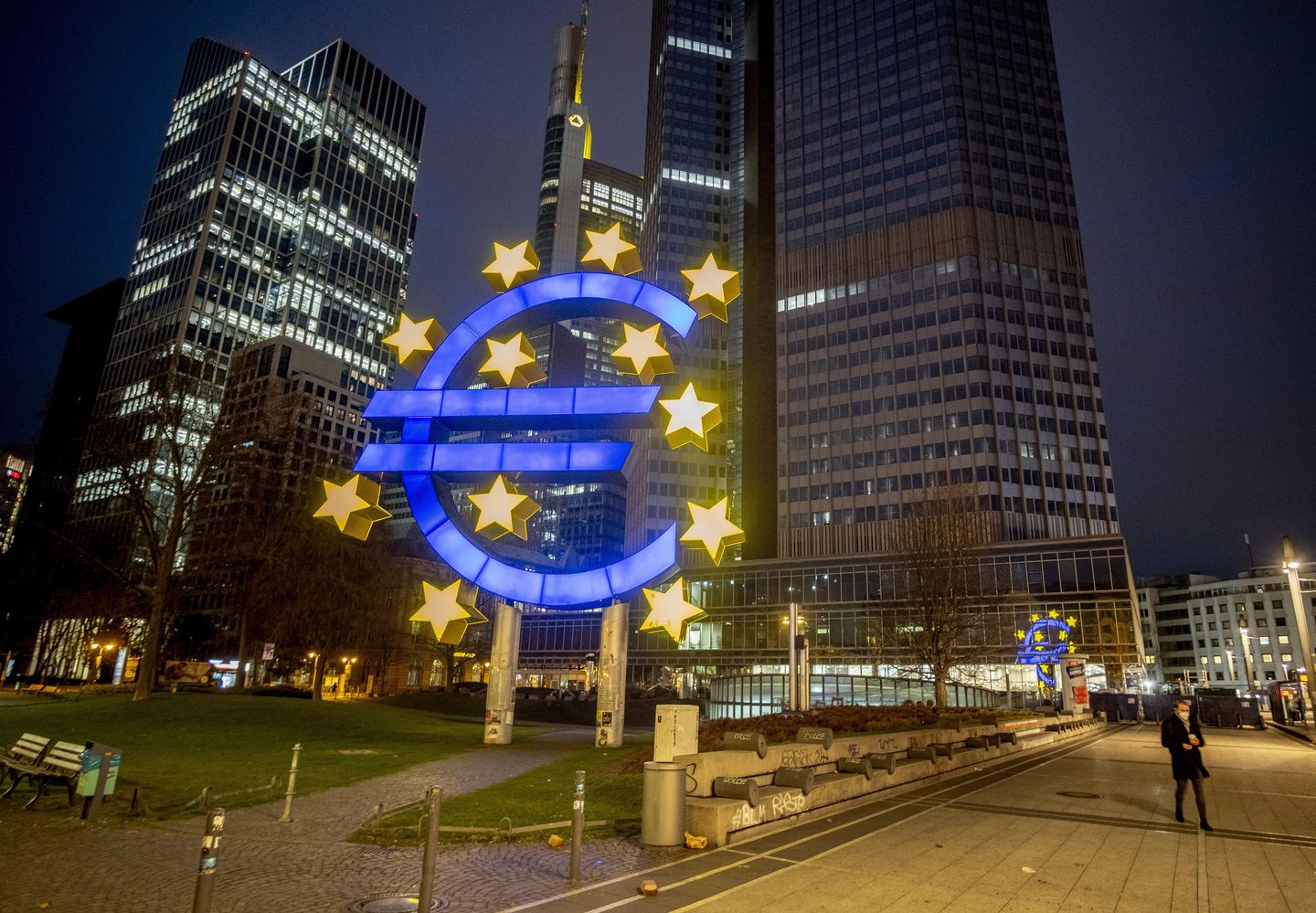 Enflasyon euro bölgesinde %8,9'luk rekor seviyeye ulaştı, ancak ekonomi büyüyor