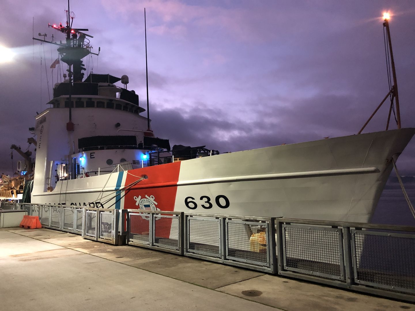 Doğu Gemi İnşa Grubu, Austal ABD'ye 3 milyar dolarlık Sahil Güvenlik sözleşmesi kaybını protesto etti