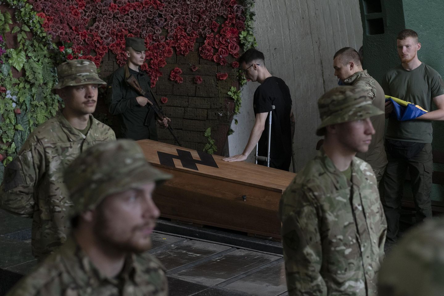 Azovstal savunucularının cesareti Kiev cenazesinde anıldı