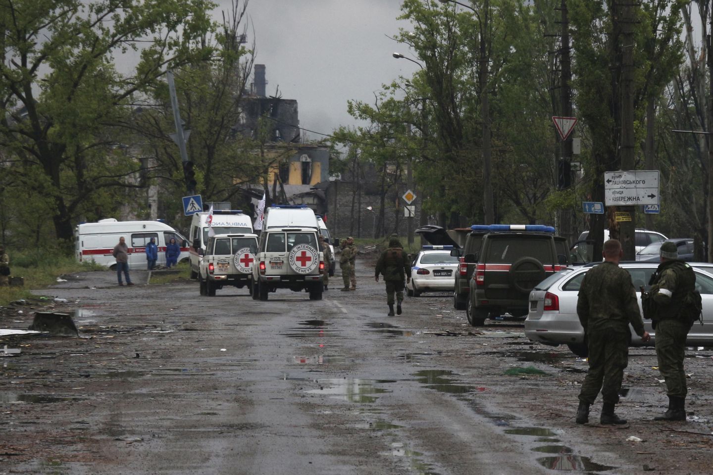 Rusya destekli ayrılıkçılar, bombardımanın Ukraynalı savaş esirlerini öldürdüğünü söylüyor
