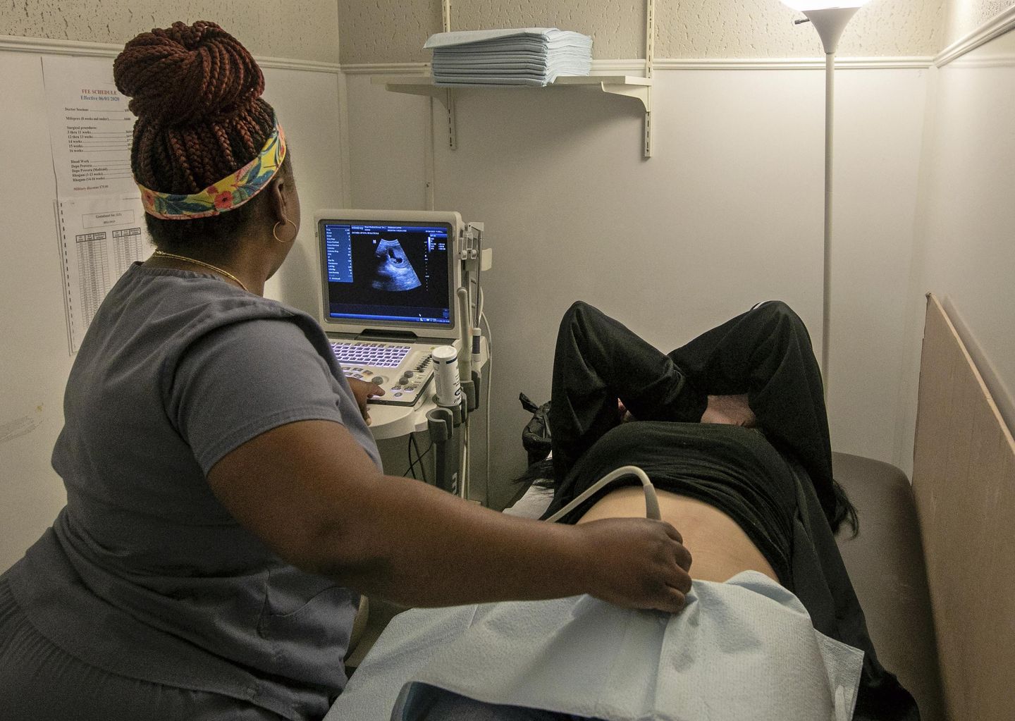 Médicos provida desafían la amenaza a la certificación por ‘desinformación’ sobre el aborto