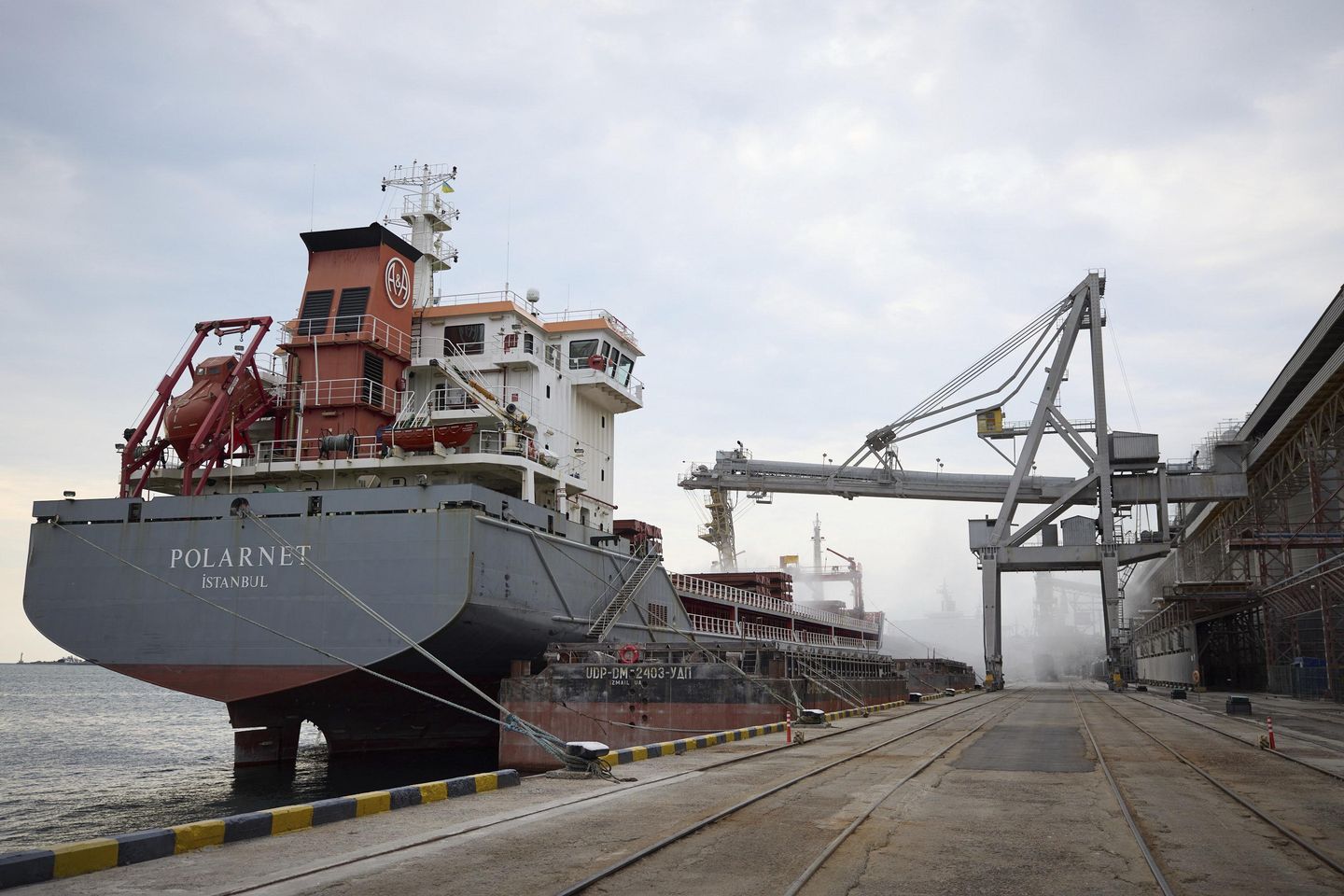 Ukraynalı tahıl taşıyan ilk gemi Odesa limanından ayrıldı