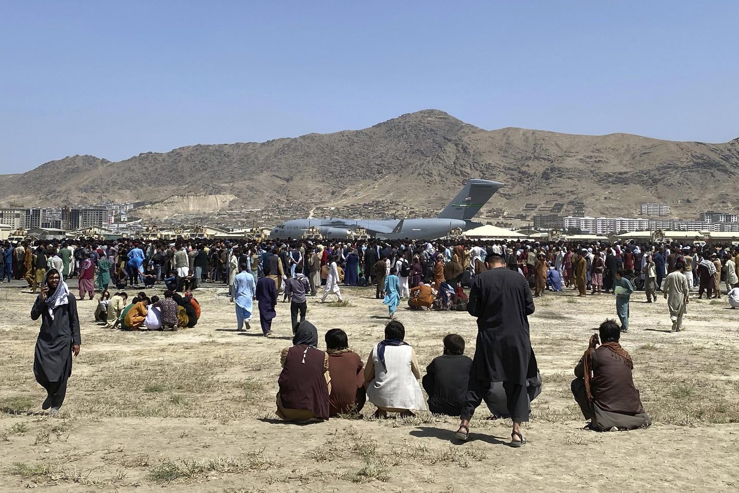 Afgan savaşından bir yıl sonra, Biden dayanak bulmakta zorlanıyor