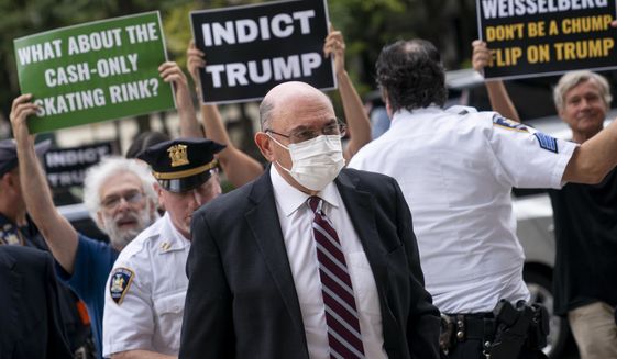 The Trump Organization&#x27;s former Chief Financial Officer Allen Weisselberg arrives at court, Friday, Aug. 12, 2022, in New York. (AP Photo/John Minchillo)