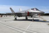 switzerland_fighter_jets_90405.jpg