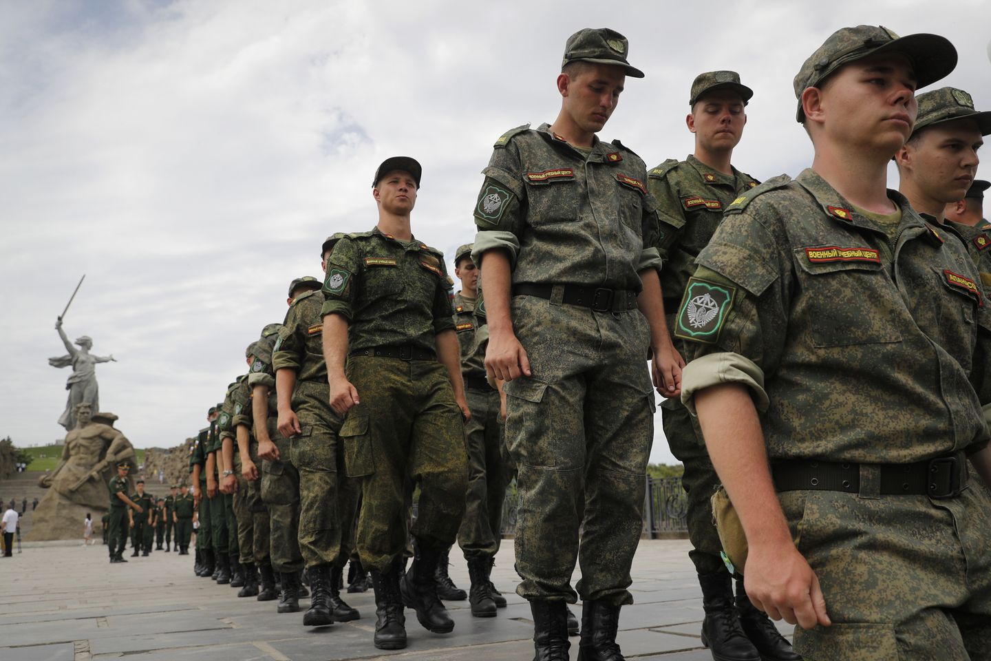 Putin, Ukrayna'nın işgali çıkmaza girerken Rusya ordusunda artış emri verdi