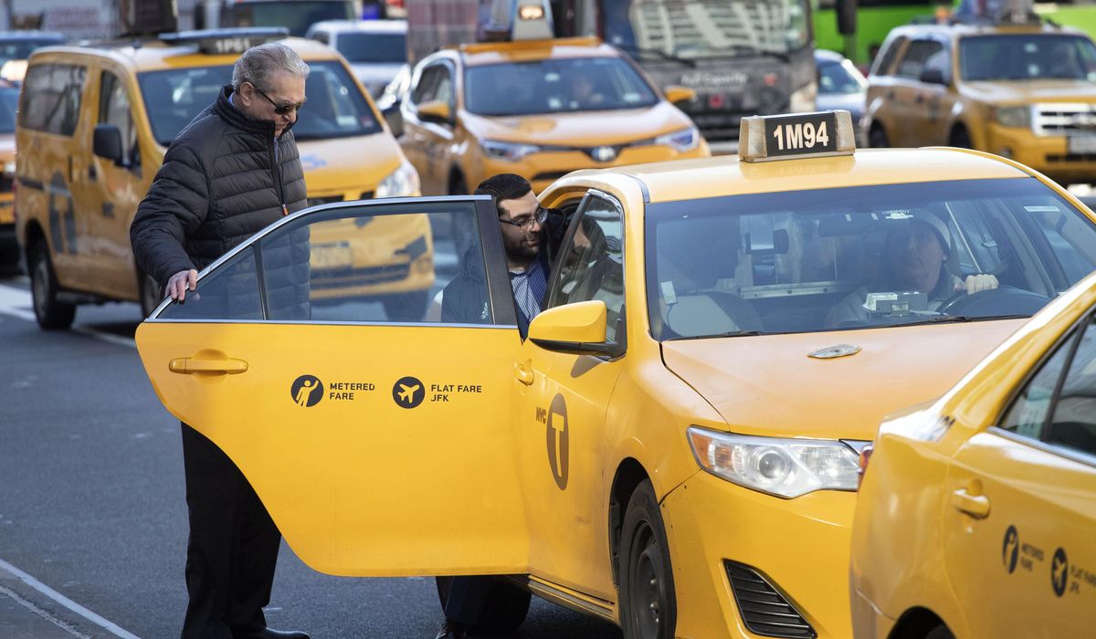 NextImg:New York City taxi driver hits 6 pedestrians, police say