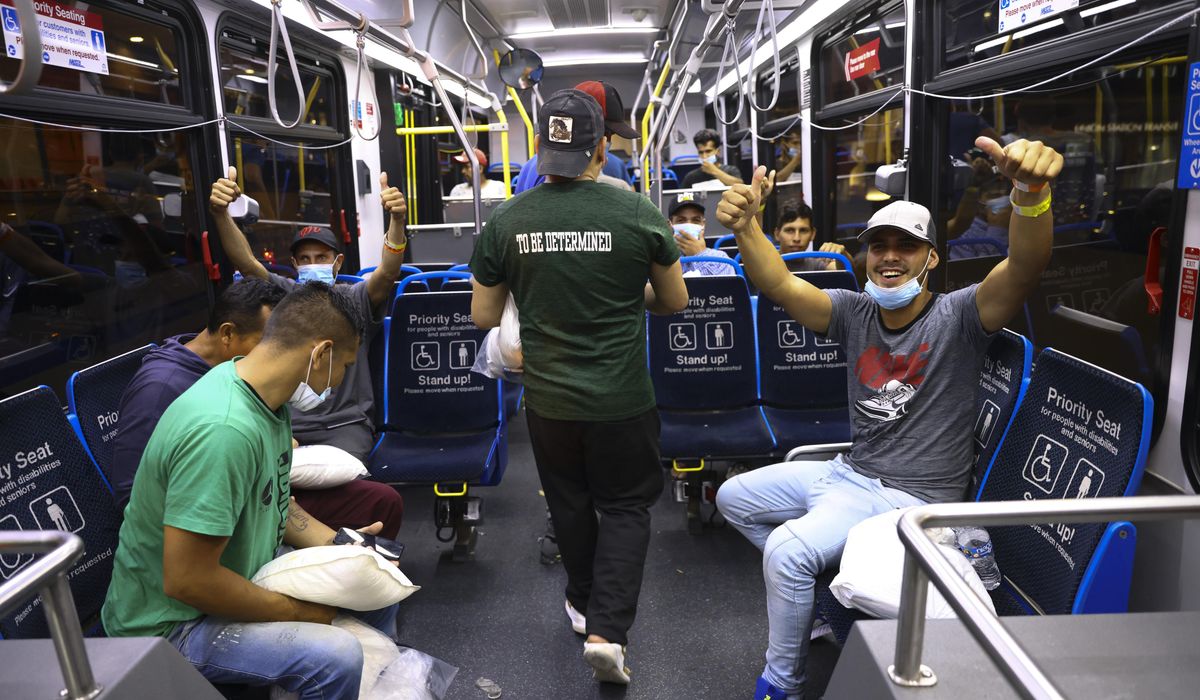 NextImg:Texas Gov. Greg Abbott rejects Chicago mayor’s plea to stop busing migrants
