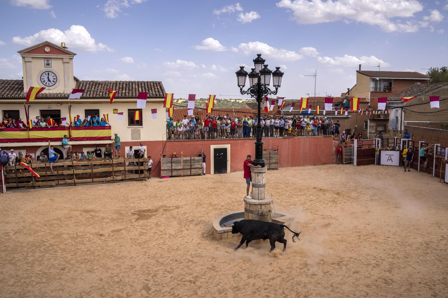 Boğa koşucusu ölüm dalgası İspanya'nın fiestalarına odaklanıyor
