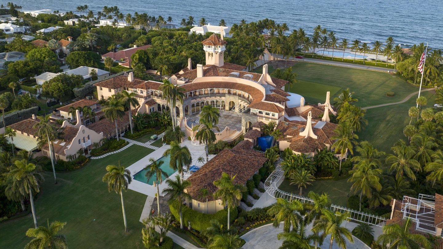 Raymond Dearie named as special master in Trump Mar-a-Lago probe