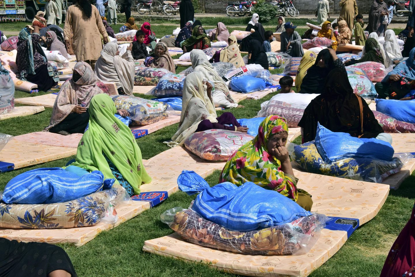 Pakistan Başbakanı, sular altında kalan ülkesinin gıda kıtlığıyla karşı karşıya olduğunu söyledi
