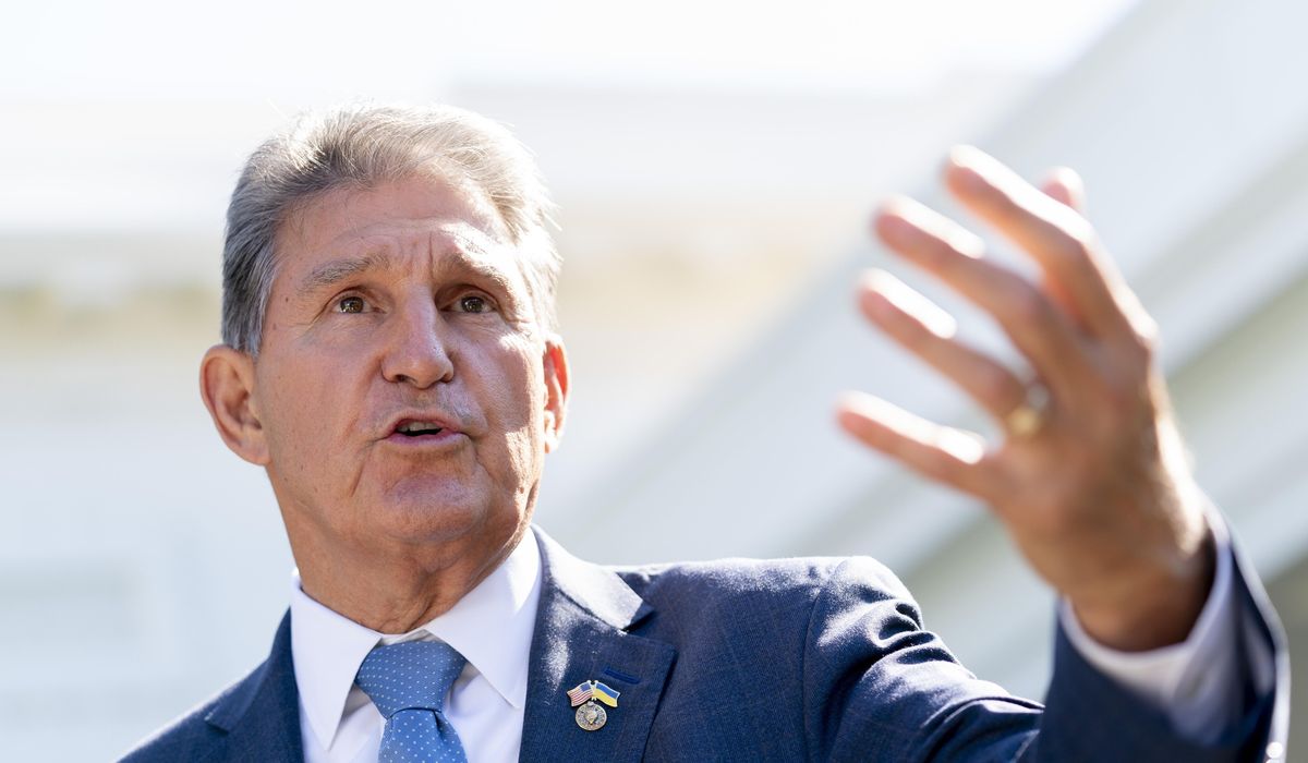 NextImg:Manchin dings Biden, White House for late budget