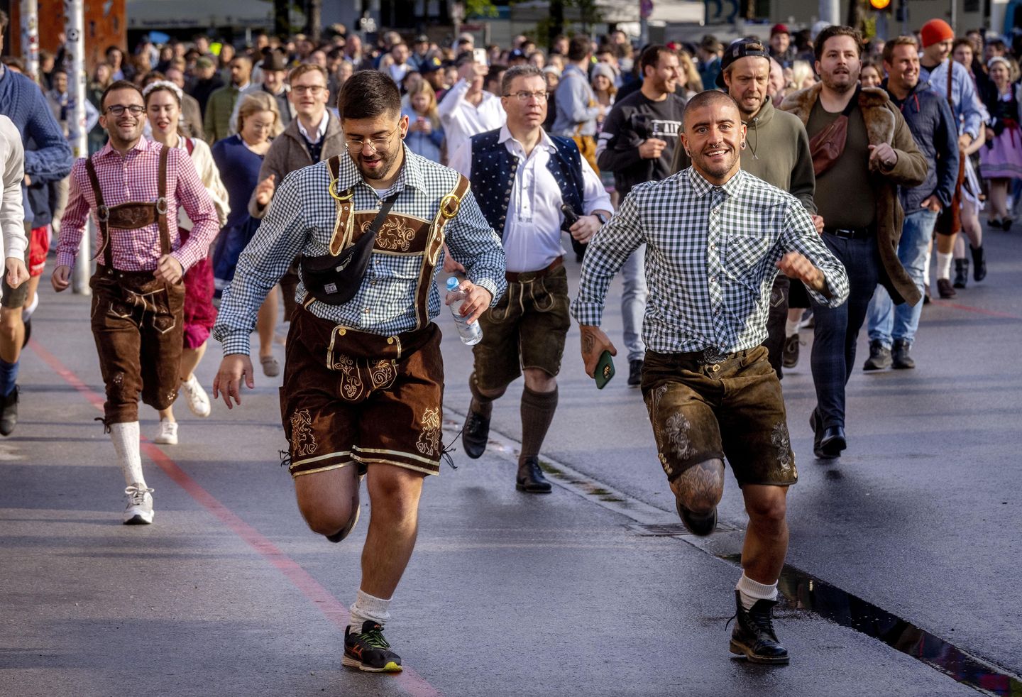 Dinlendi: Almanya'nın Oktoberfest'i 2 yıllık aradan sonra açılıyor