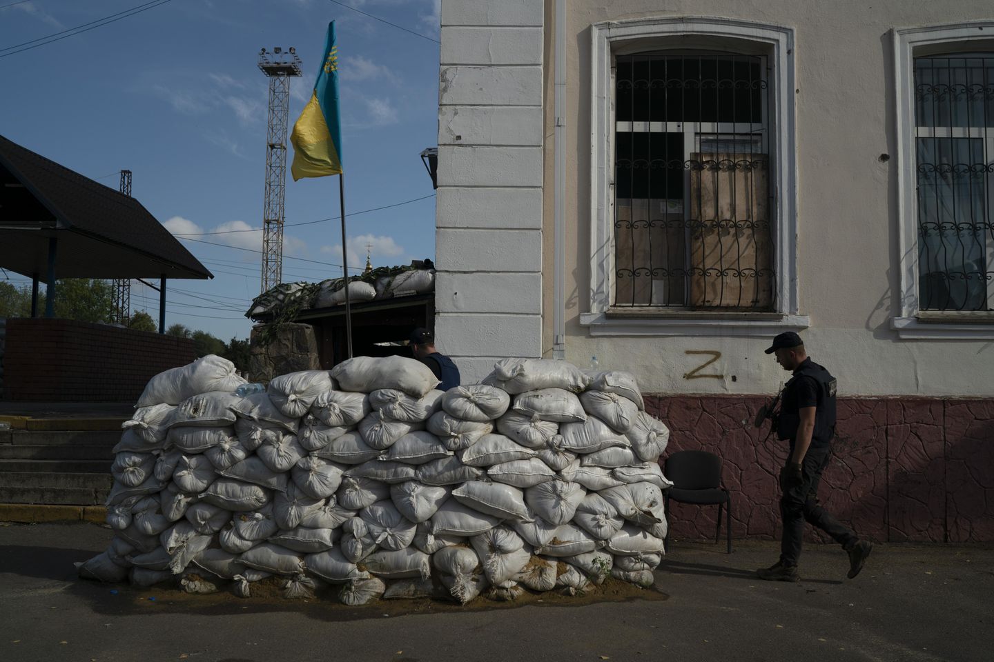 Ukrayna, Rus füzesinin nükleer santralin yakınına çarptığını söyledi