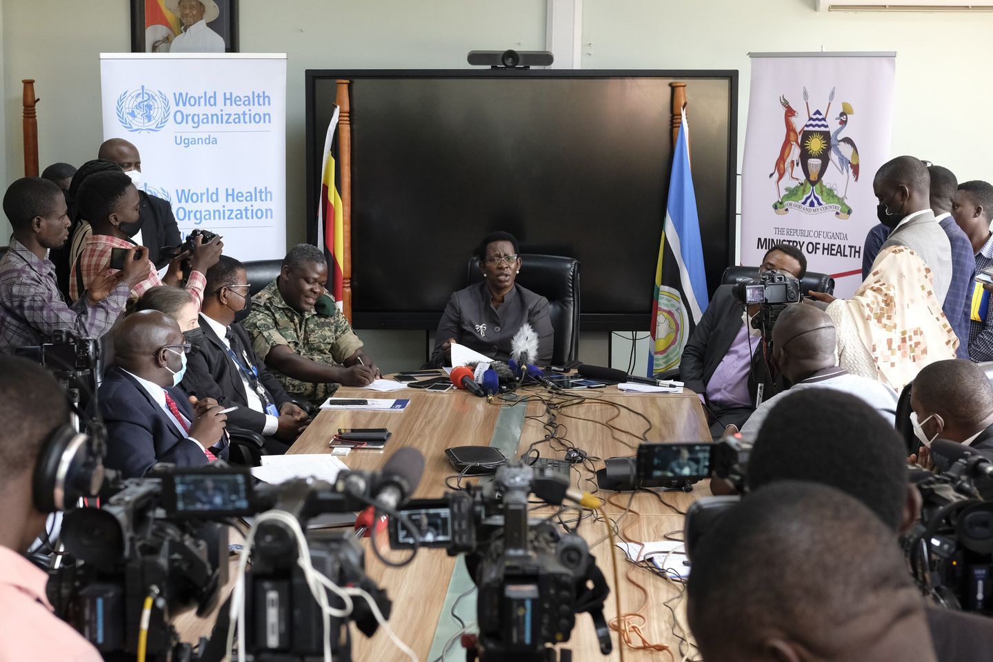 Uganda, Sudan tipi Ebola salgını ilan etti