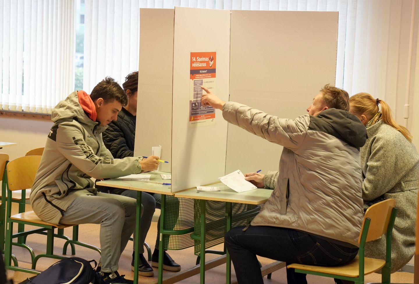 Letonya'nın merkezcilerinin ulusal oyları kazanması bekleniyor