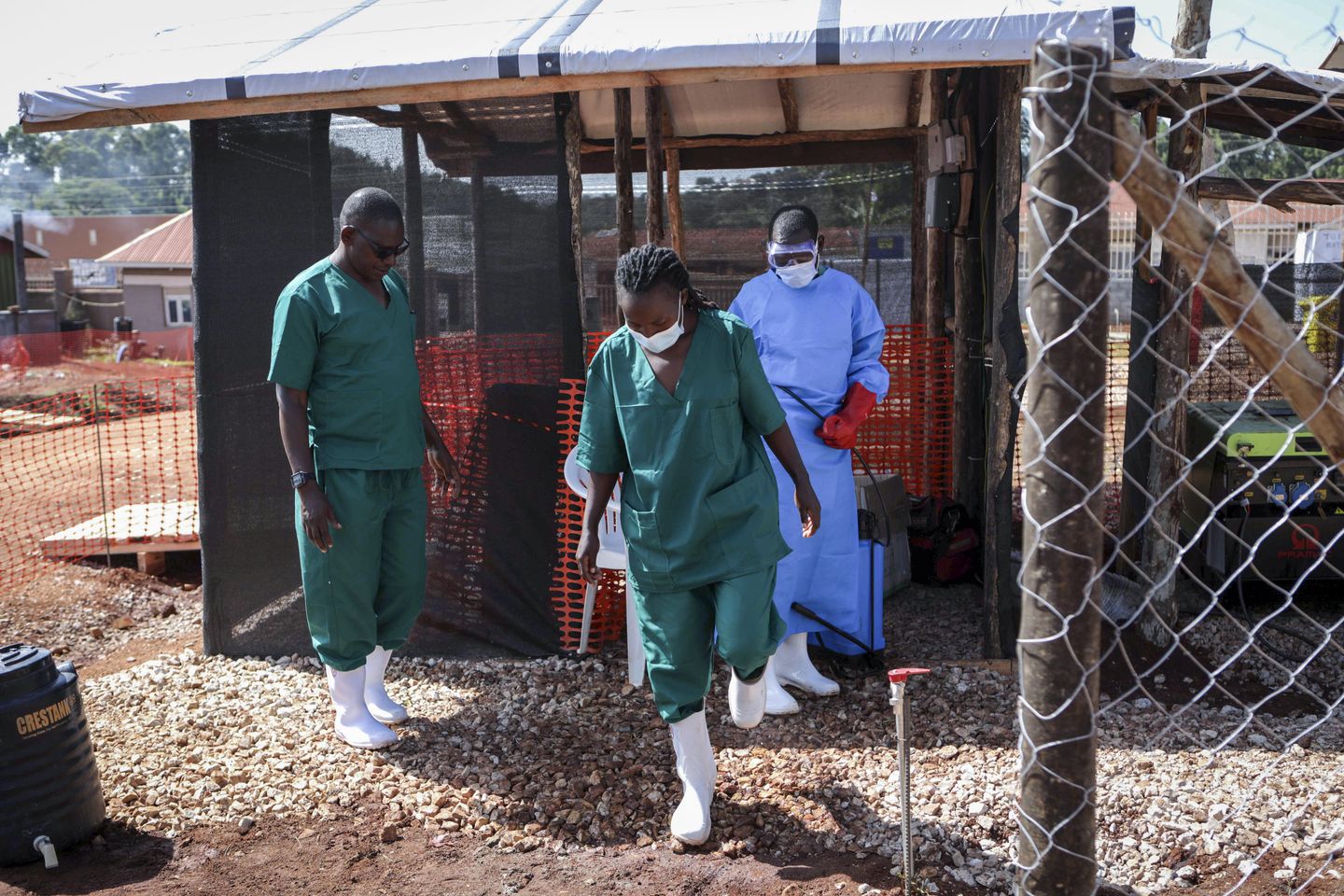 ABD, Uganda'dan gelen yolcuları Ebola için taramaya başlayacak