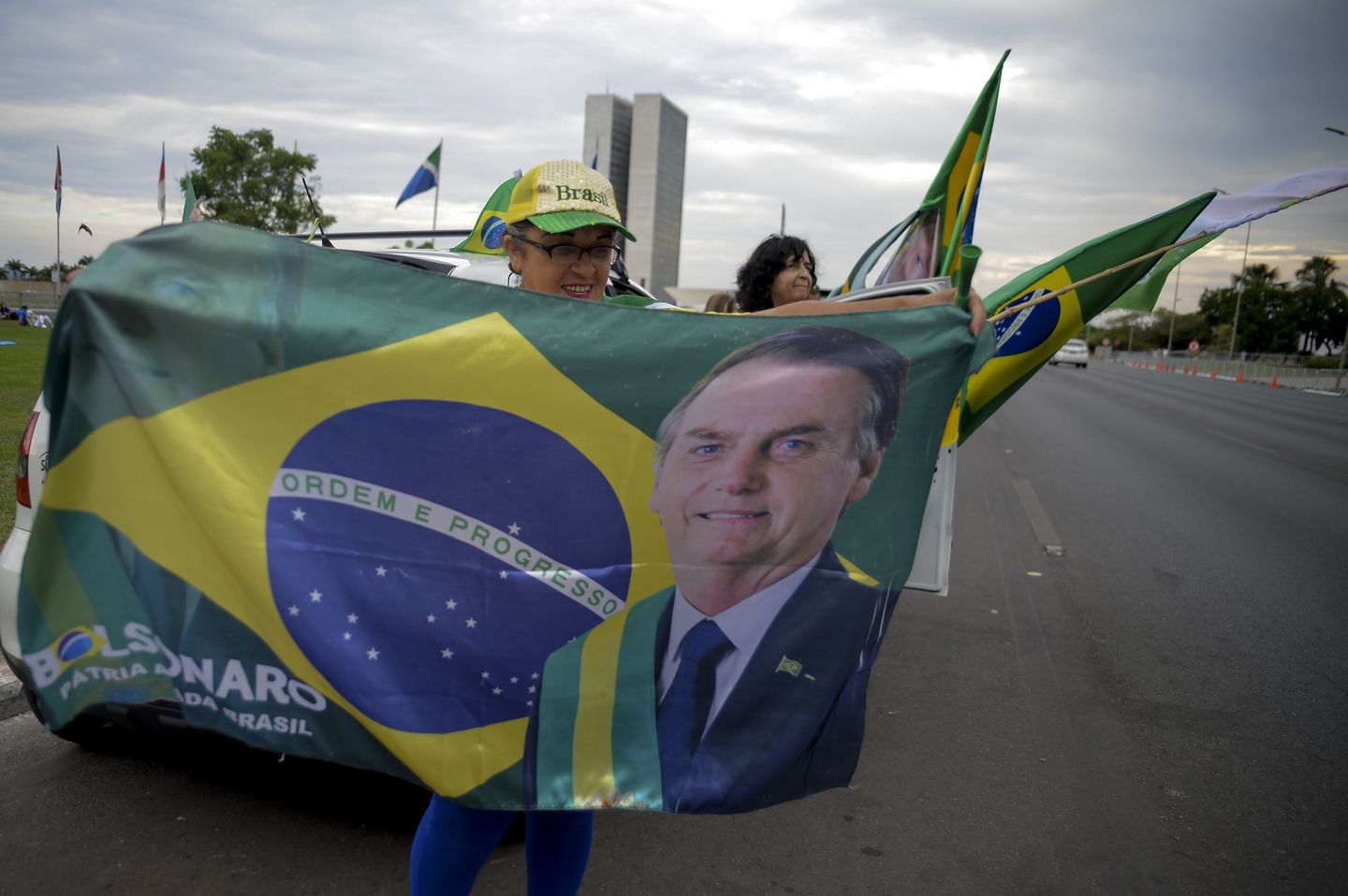 Donald Trump, Jair Bolsonaro'nun Brezilya seçimlerinin ilk turundaki performansını selamladı