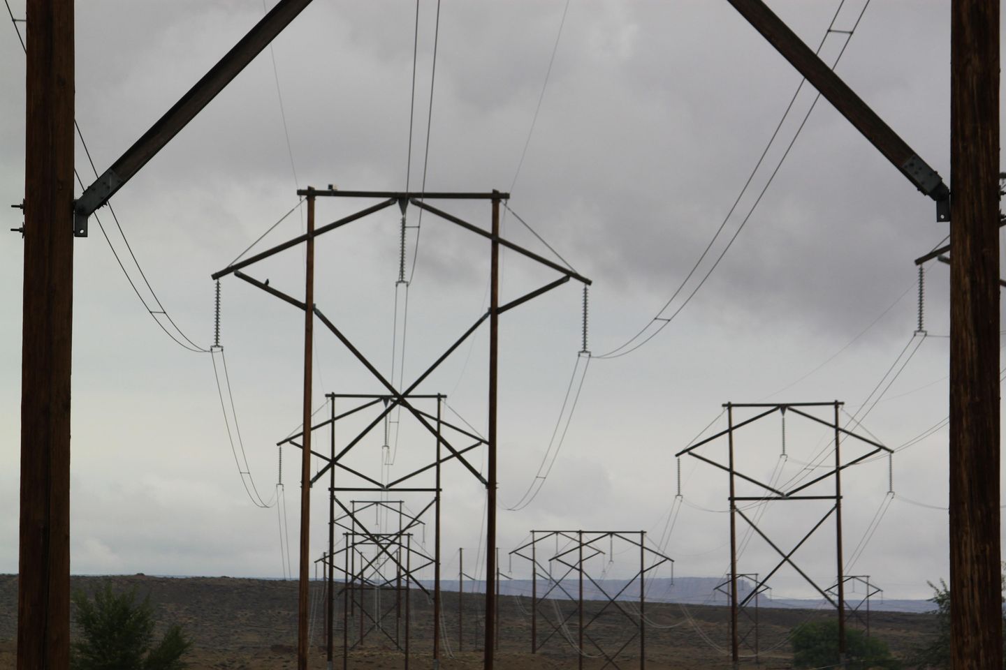 Serangan terhadap gardu listrik negara bagian Washington memutus aliran listrik menjadi 14.000