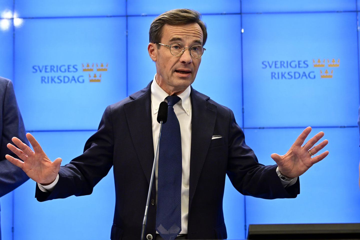 İsveç Parlamentosu muhafazakar başbakan Ulf Kristersson'ı seçti