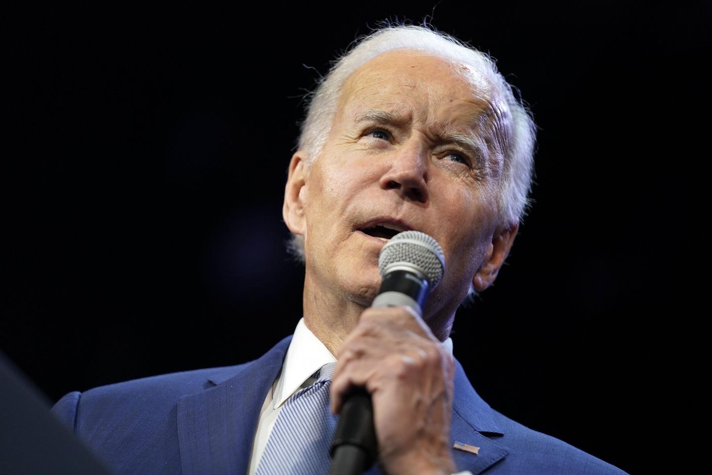 Joe Biden seizes on Kevin McCarthy's threat to reel in Ukraine aid