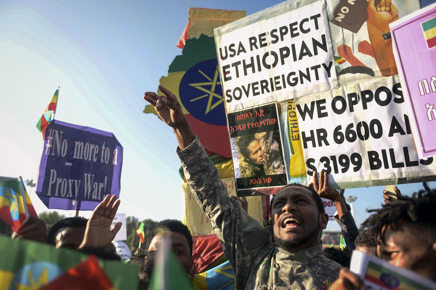 Etiyopyalılar Tigray çatışması sırasında yabancıları protesto etti