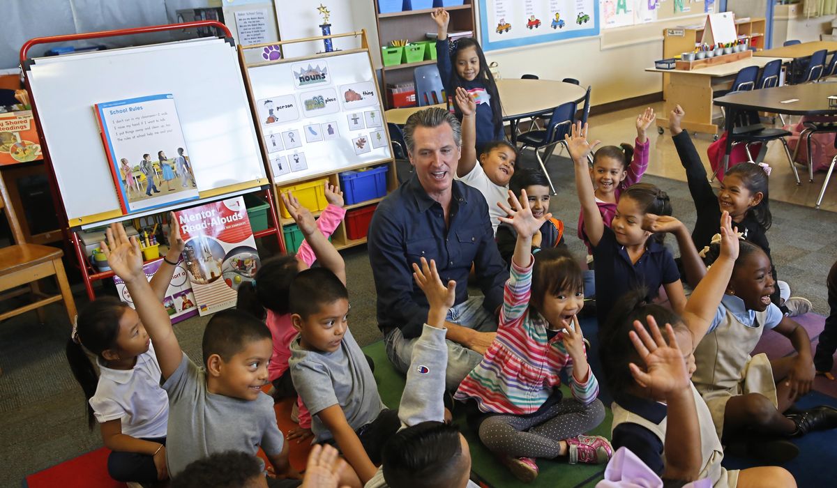 NextImg:Supporters, critics spar over California law on media misinformation in public schools
