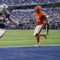Dallas Cowboys&#39; Jake Ferguson catches a touchdown pass in front of Chicago Bears&#39; Roquan Smith during the first half of an NFL football game Sunday, Oct. 30, 2022, in Arlington, Texas. (AP Photo/Michael Ainsworth) **FILE**