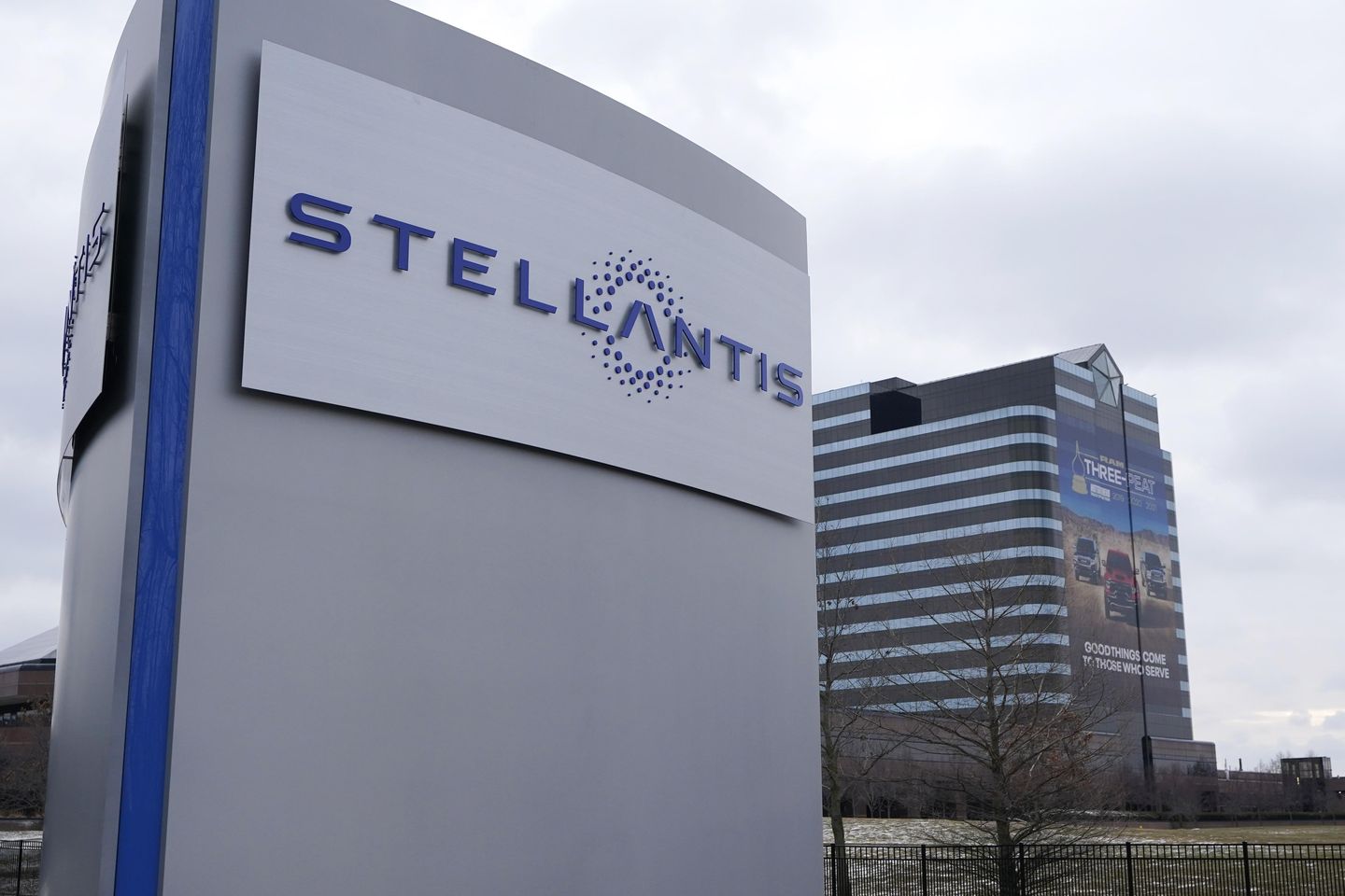 Perusahaan mobil Stellantis berencana menganggurkan pabrik Illinois yang memproduksi Jeep Cherokee