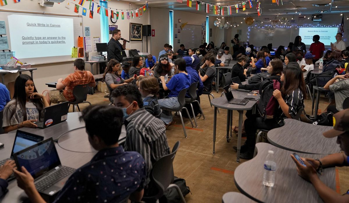 NextImg:Complications delay retroactive pay to D.C. teachers