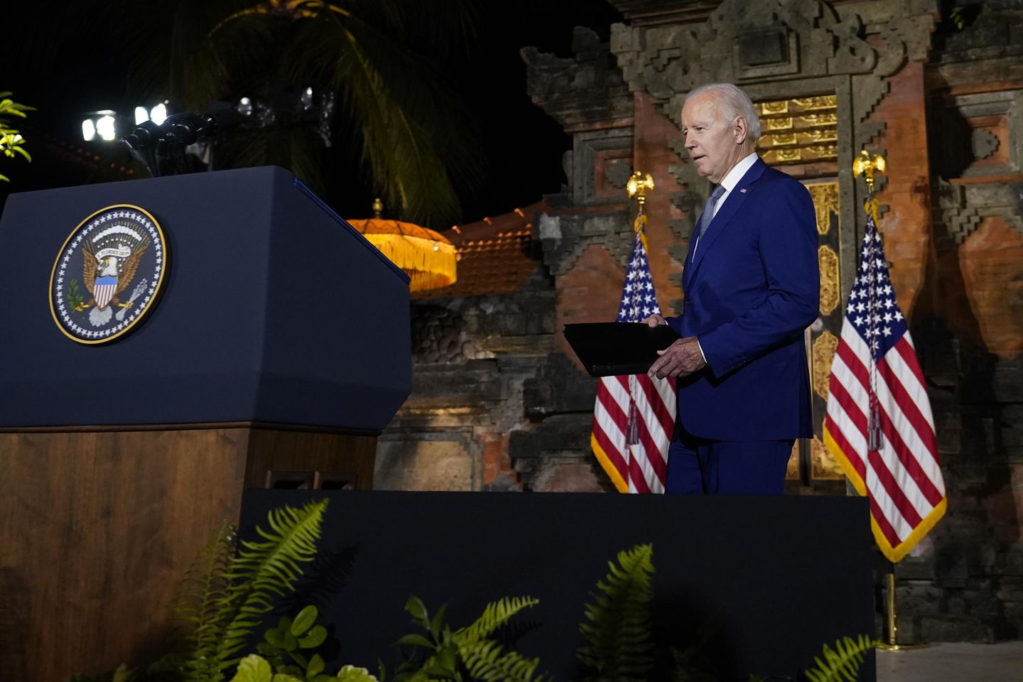 Joe Biden, Çinli Xi Jinping ile görüştükten sonra ABD ara sınavlarını demokrasinin bir sembolü olarak övdü
