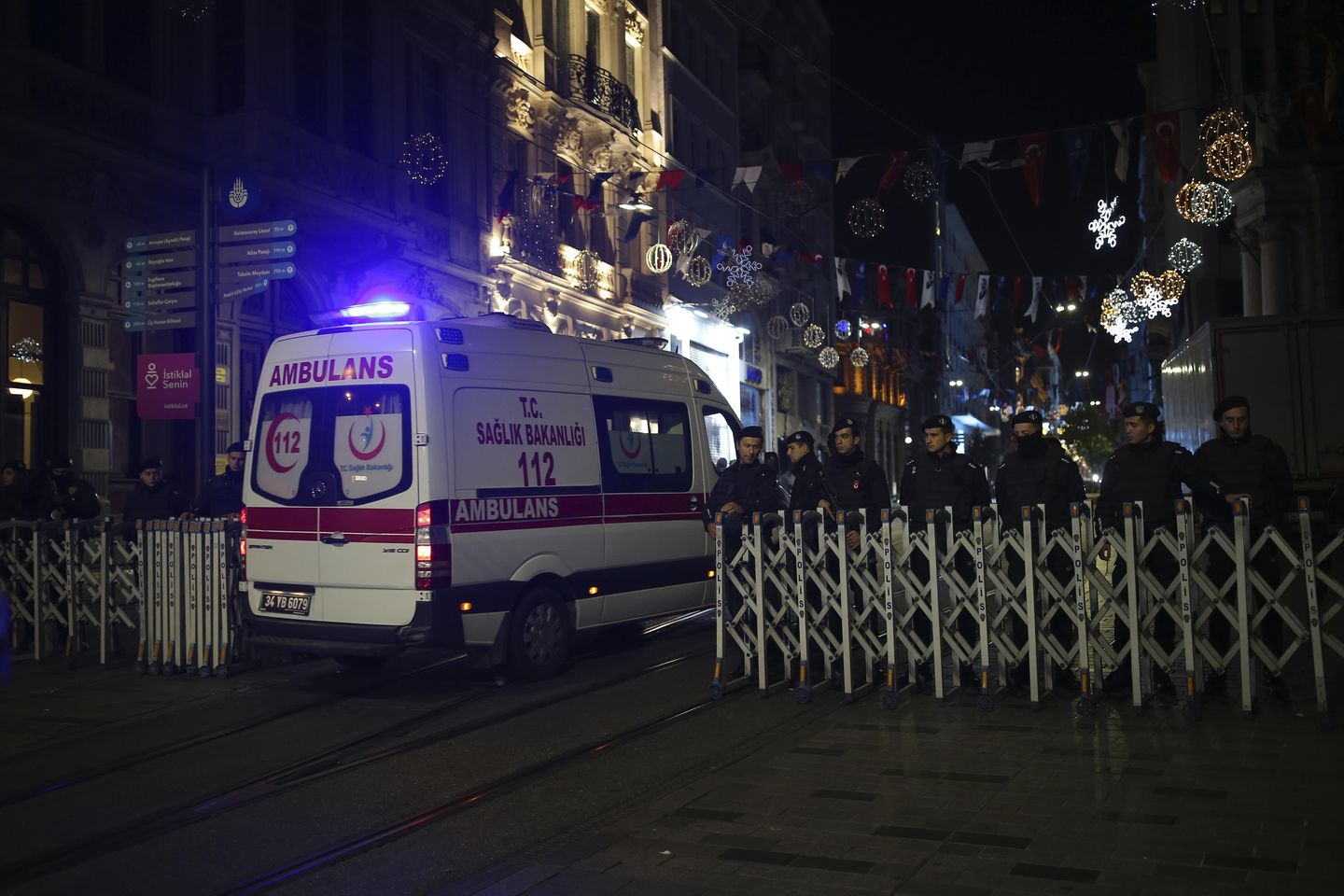 Türkiye, 6 kişinin ölümüne yol açan bombalı saldırıyla ilgili Suriyeli zanlıyı gözaltına aldı.
