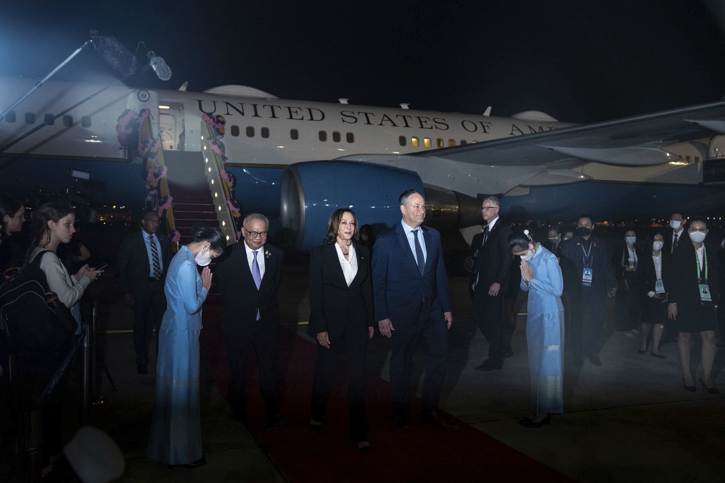 ABD Başkan Yardımcısı Kamala Harris, Asya-Pasifik zirvesi için Tayland'a gitti