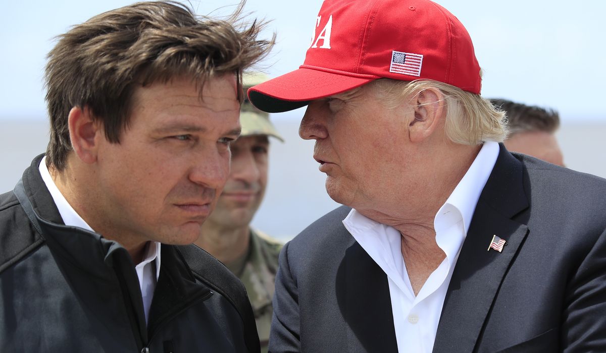 NextImg:Trump helps circulate photo accusing DeSantis of drinking with underage girls