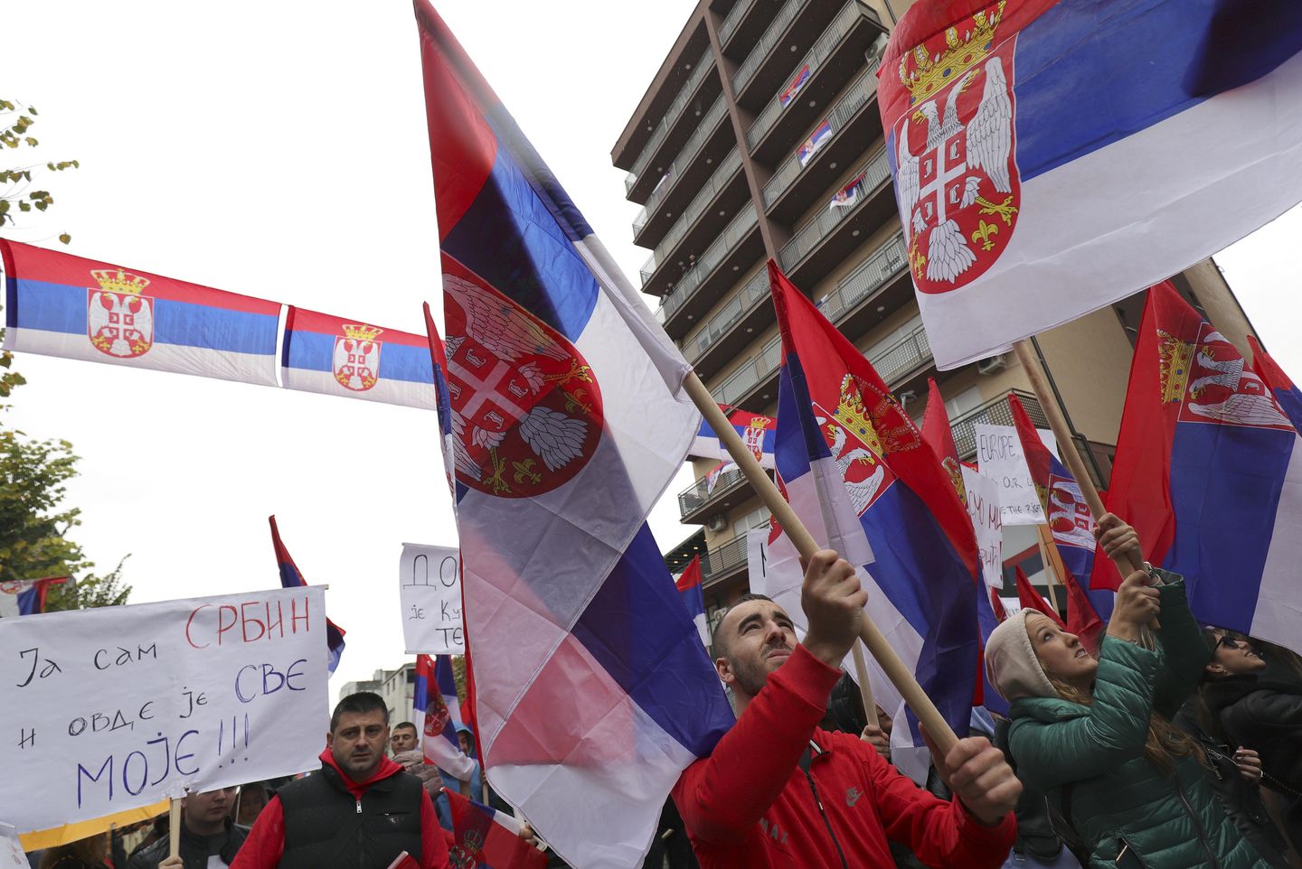 AB, Sırbistan ile Kosova arasındaki gergin durumu yatıştıramadı
