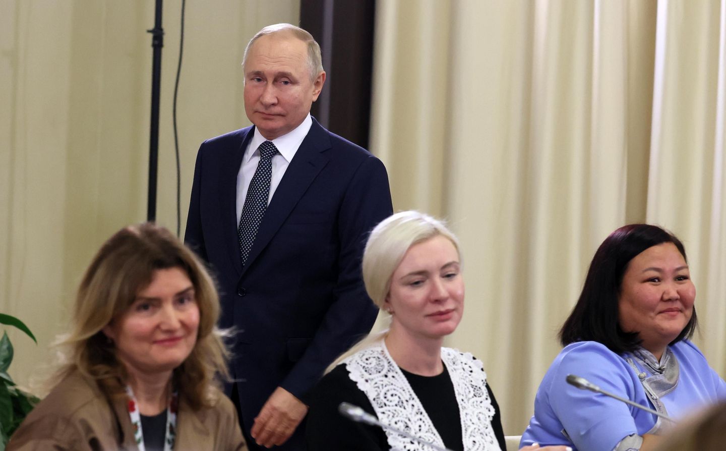Putin, Ukrayna'da şehit düşen Rus annelere acılarını paylaştığını söyledi