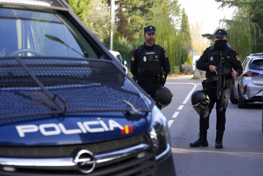 Madrid'deki Ukrayna Büyükelçiliği önünde meydana gelen küçük patlamada 1 kişi yaralandı