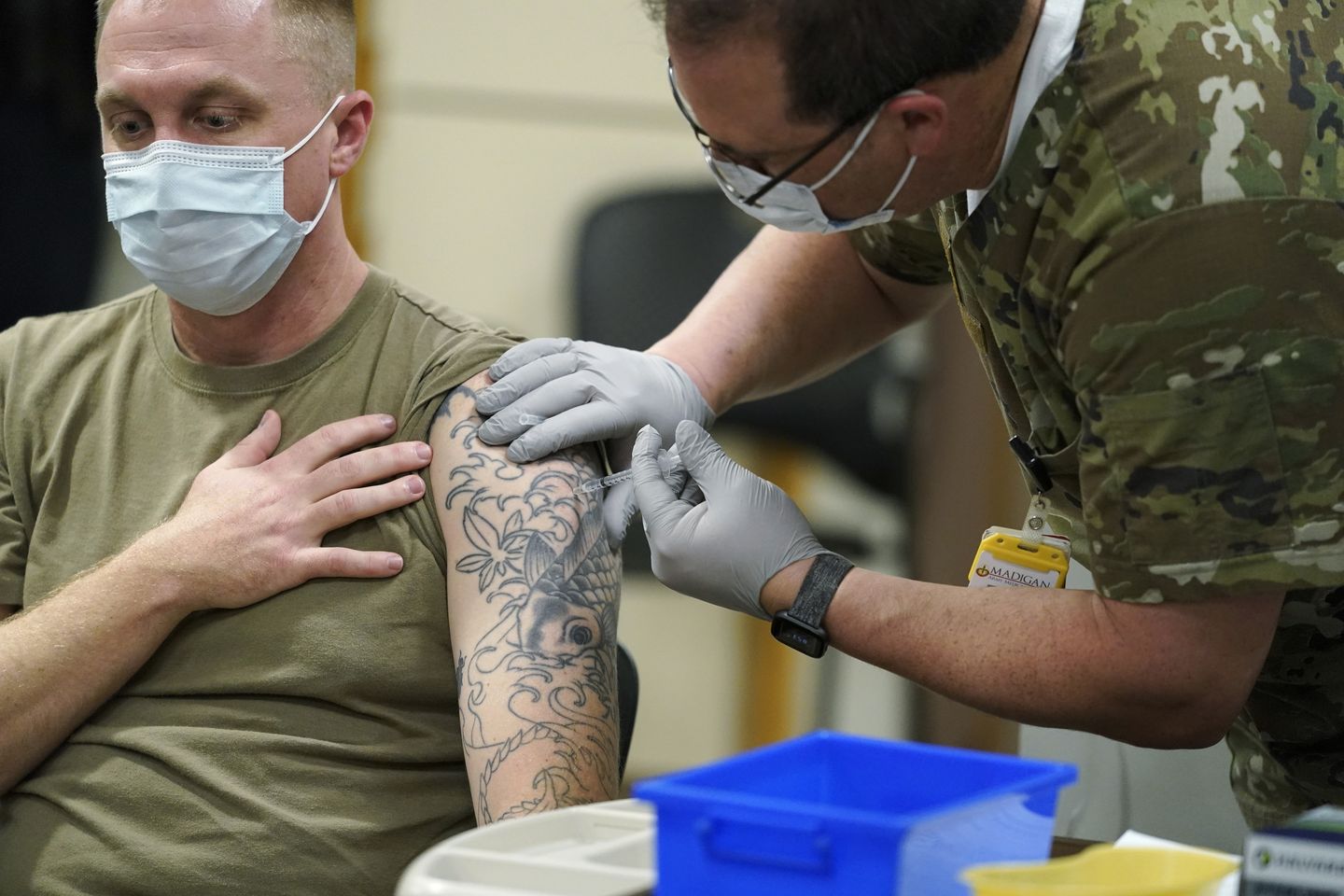 Pentagon's legal woes over COVID vaccine mandate persist