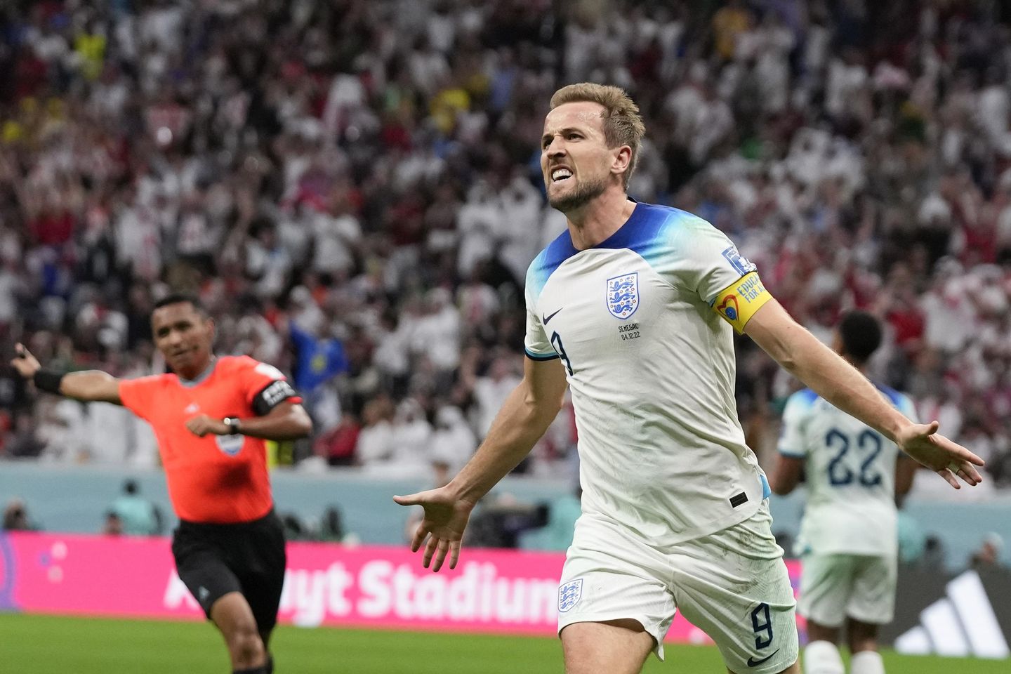 England reaches World Cup quarterfinals, beats Senegal