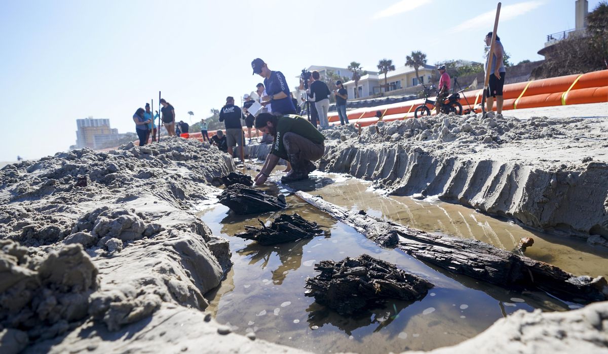NextImg:Shipwreck discovered off Florida after hurricanes
