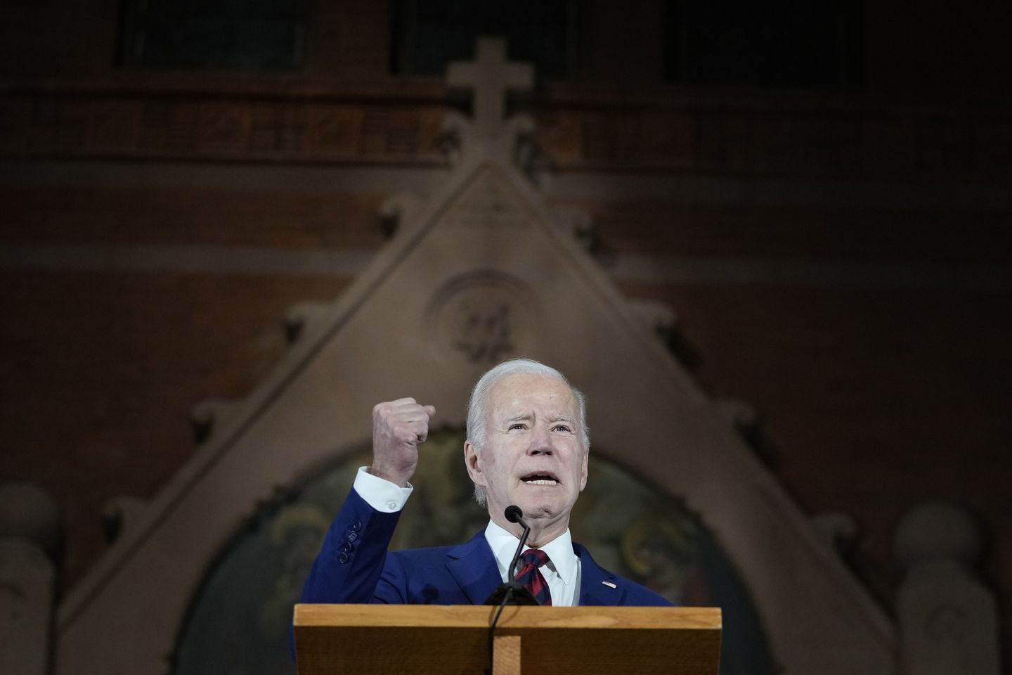 Joe Biden mengatakan reformasi senjata baru-baru ini ‘tidak cukup’ untuk berjaga-jaga bagi korban penembakan massal