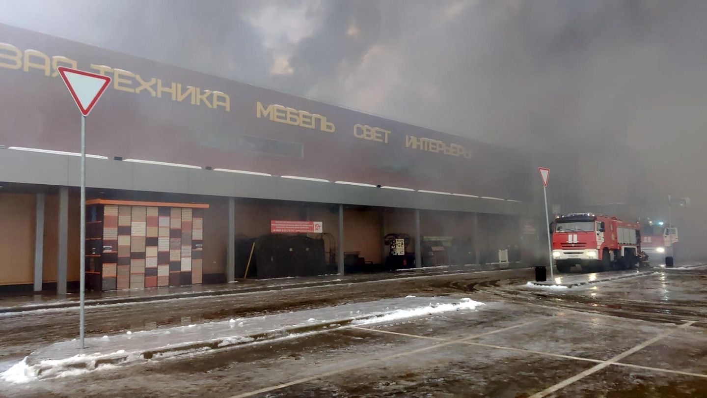 Yangın başka bir Moskova alışveriş merkezini yuttu, 4 gün içinde bu türden 2. yangın