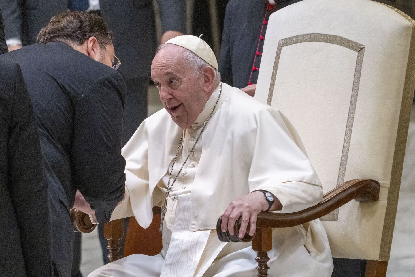Papa, sağlık engeli durumunda istifa notu yazdı