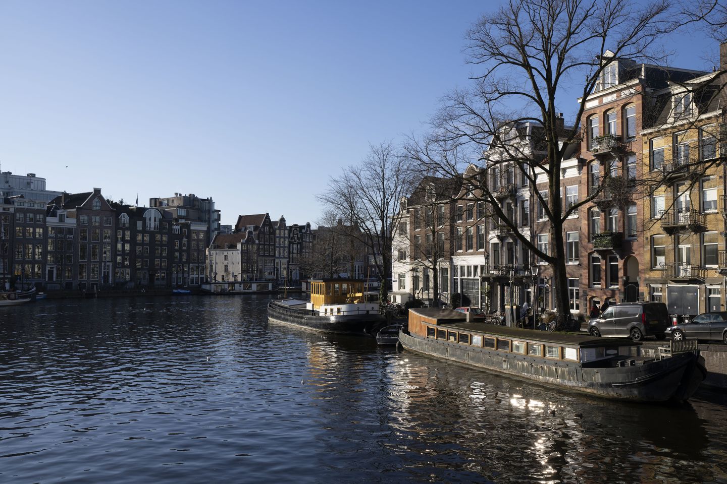 Hollanda'nın başkentini ziyaret etmek isteyen genç İngilizlere Amsterdam'dan mesaj: 'Uzak durun'