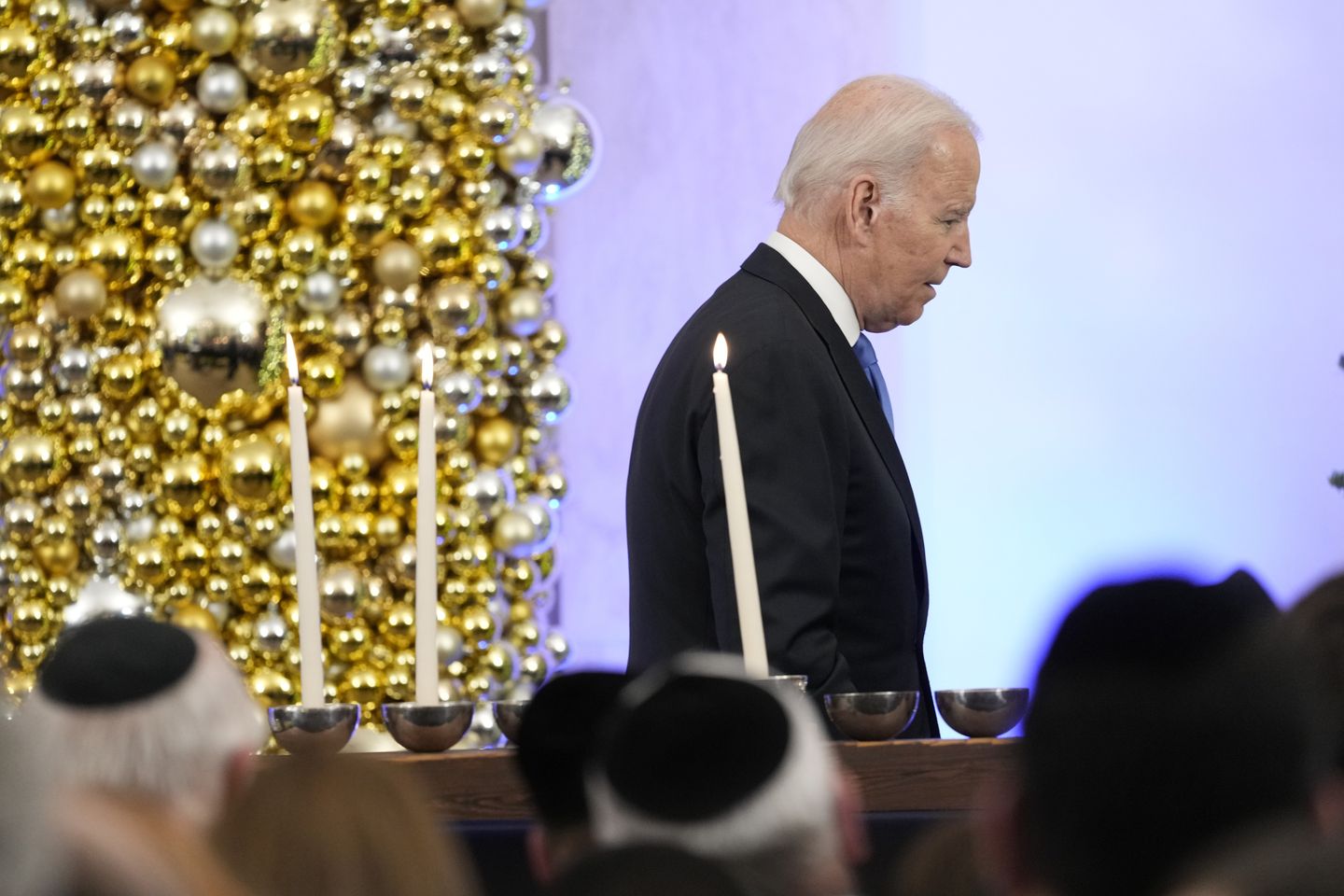 Biden mengutuk antisemitisme di acara Hanukkah Gedung Putih