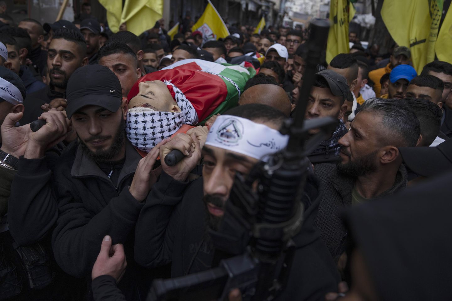 Filistinliler, Batı Şeria'daki çatışmalarda bir gencin ordu tarafından öldürüldüğünü söylüyor