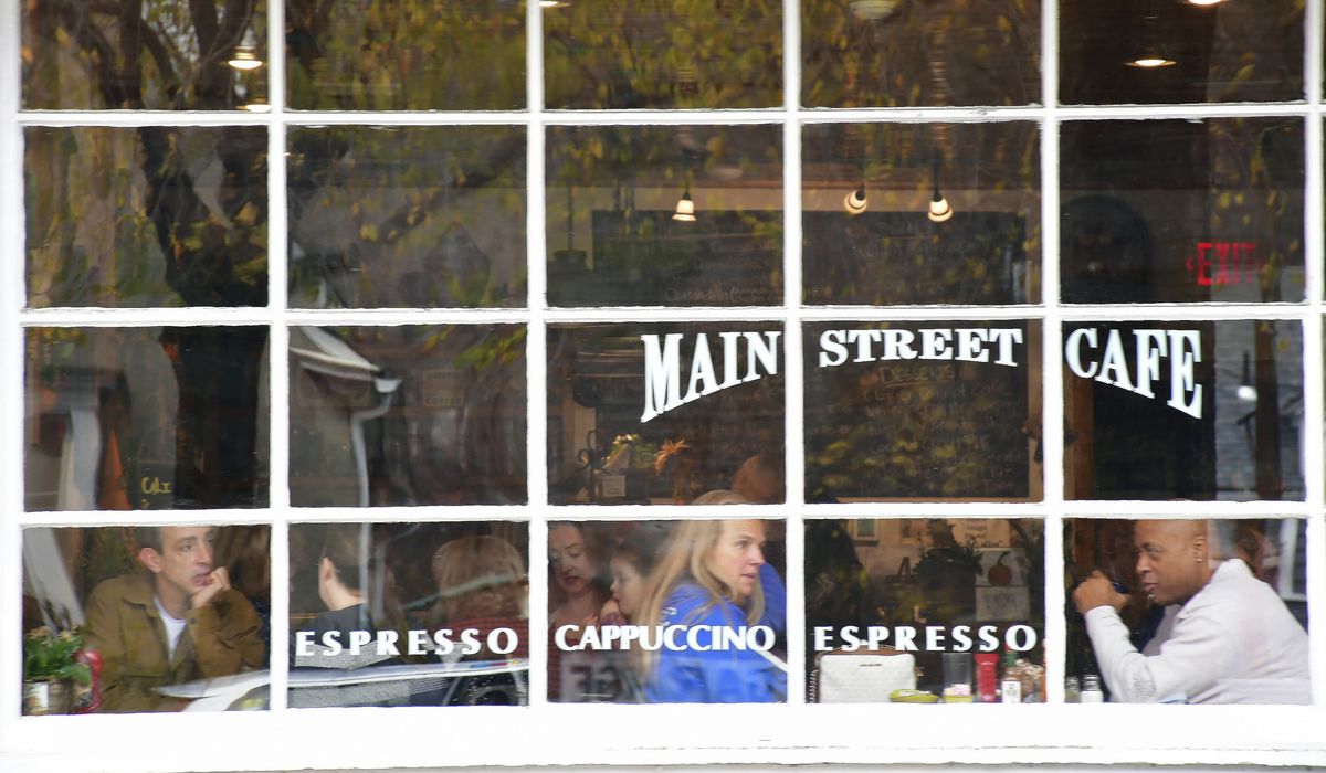 NextImg:Chamber of Commerce: Small businesses see weakening economy