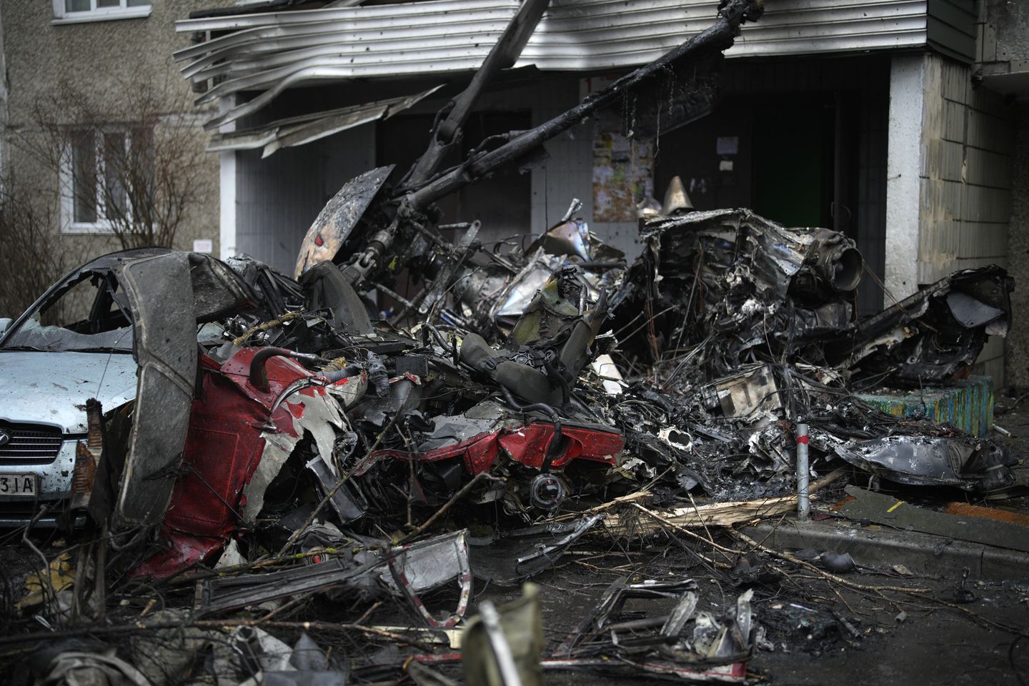 Ukrayna'da helikopter kazasında kabine yetkilileri de dahil olmak üzere en az 16 kişi öldü.